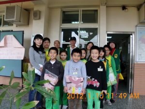 愛的路上結伴而行