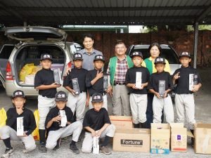 送溫馨到金潭國小