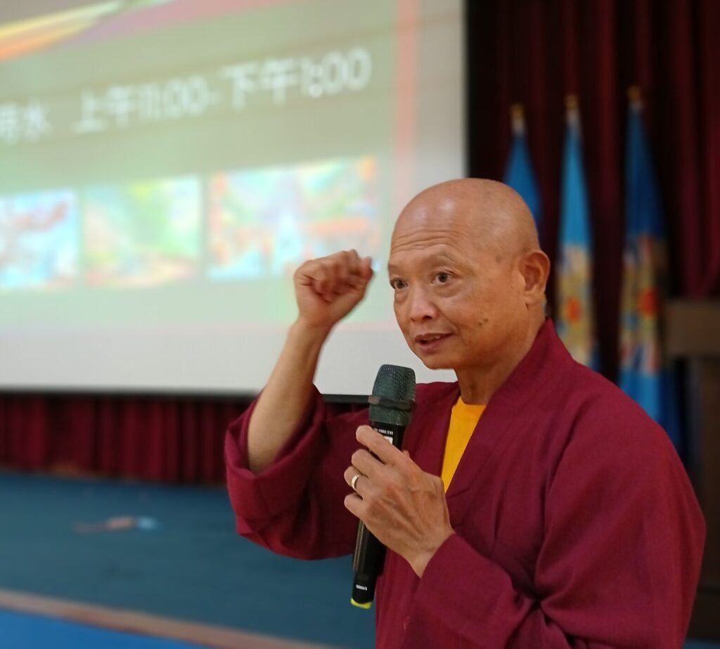 荷月粽香傳真愛　華光關懷暖人心